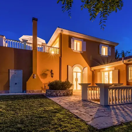 Вилла Kronos Estate Lefkada - 5 Star Luxury Микрос-Гиалос