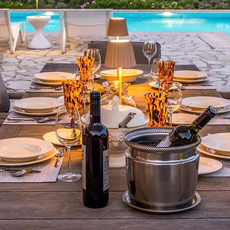 Kronos Estate Lefkada - 5 Star Luxury Микрос-Гиалос